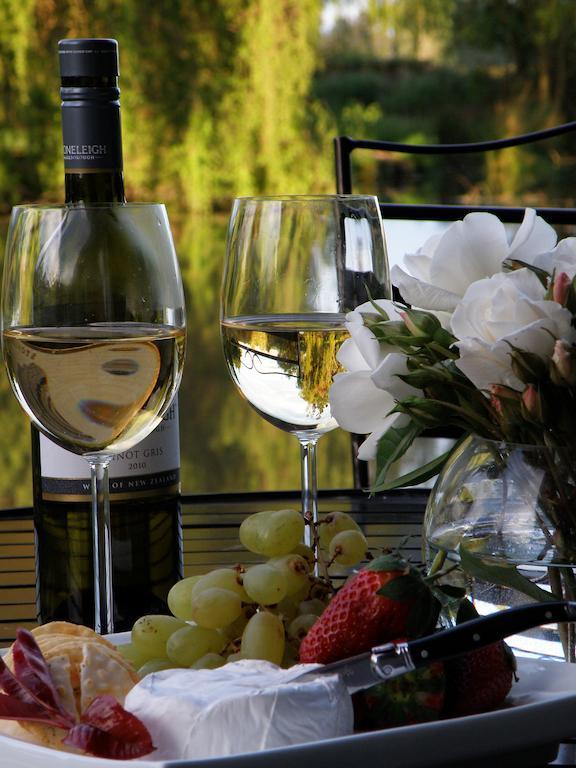 Revive On Oakview Boutique Beauty And Accommodation Ashburton Zimmer foto